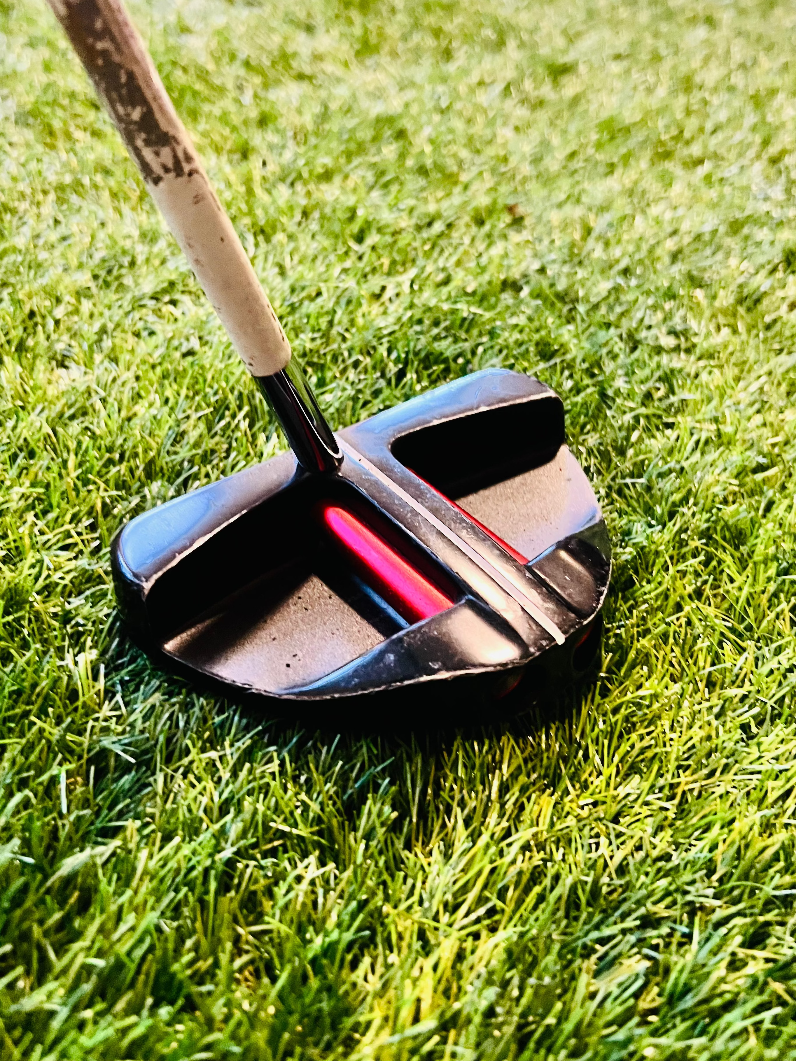 Bovenaanzicht van de Taylormade Rossa Monza Putter