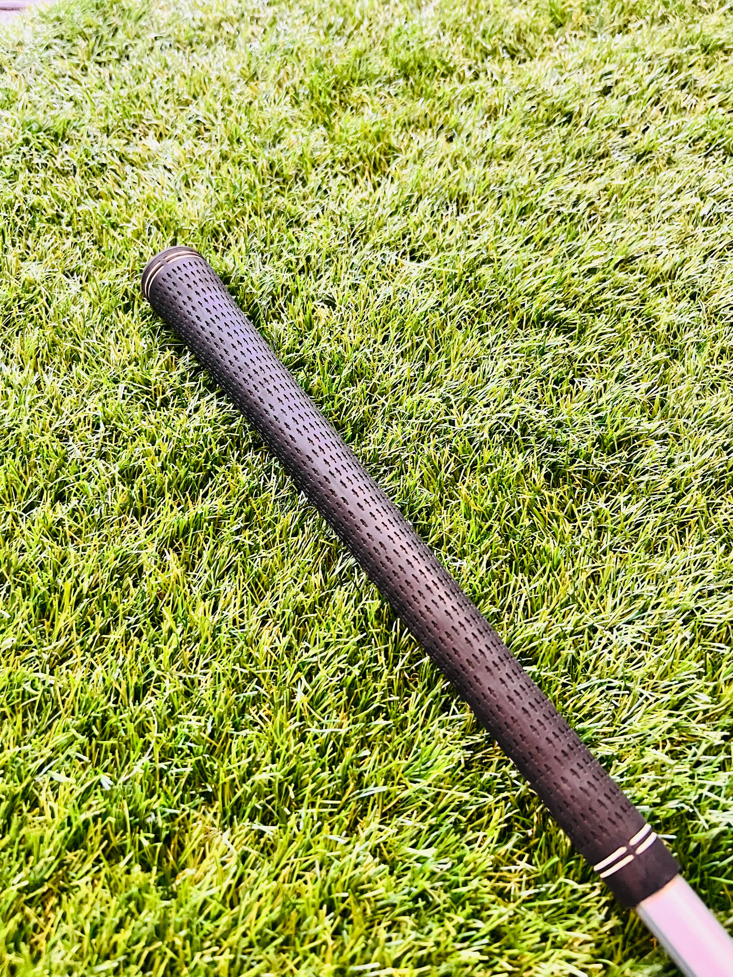 De gemonteerde grip op de Taylormade SLDR 5W