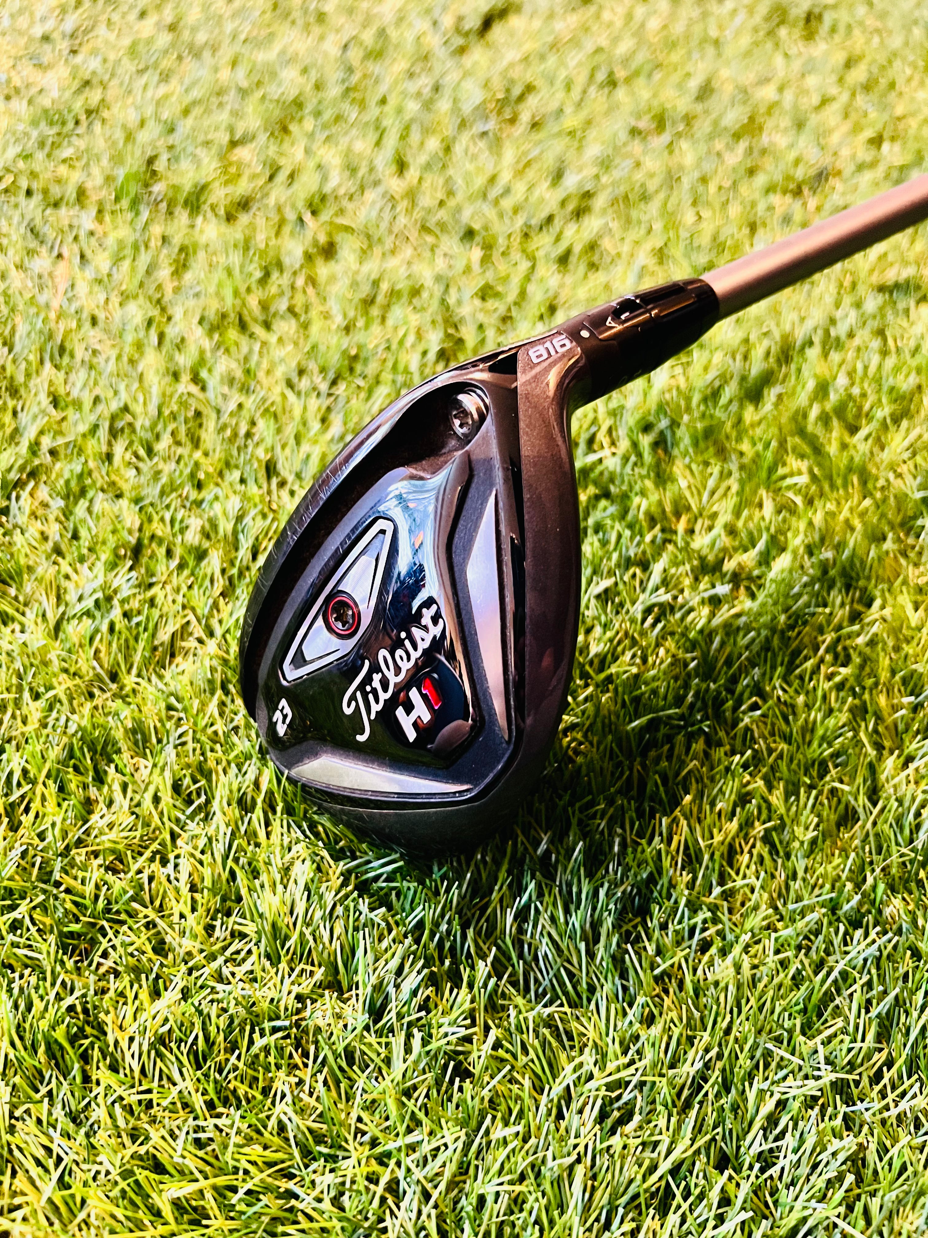 Hybride 816 van Titleist