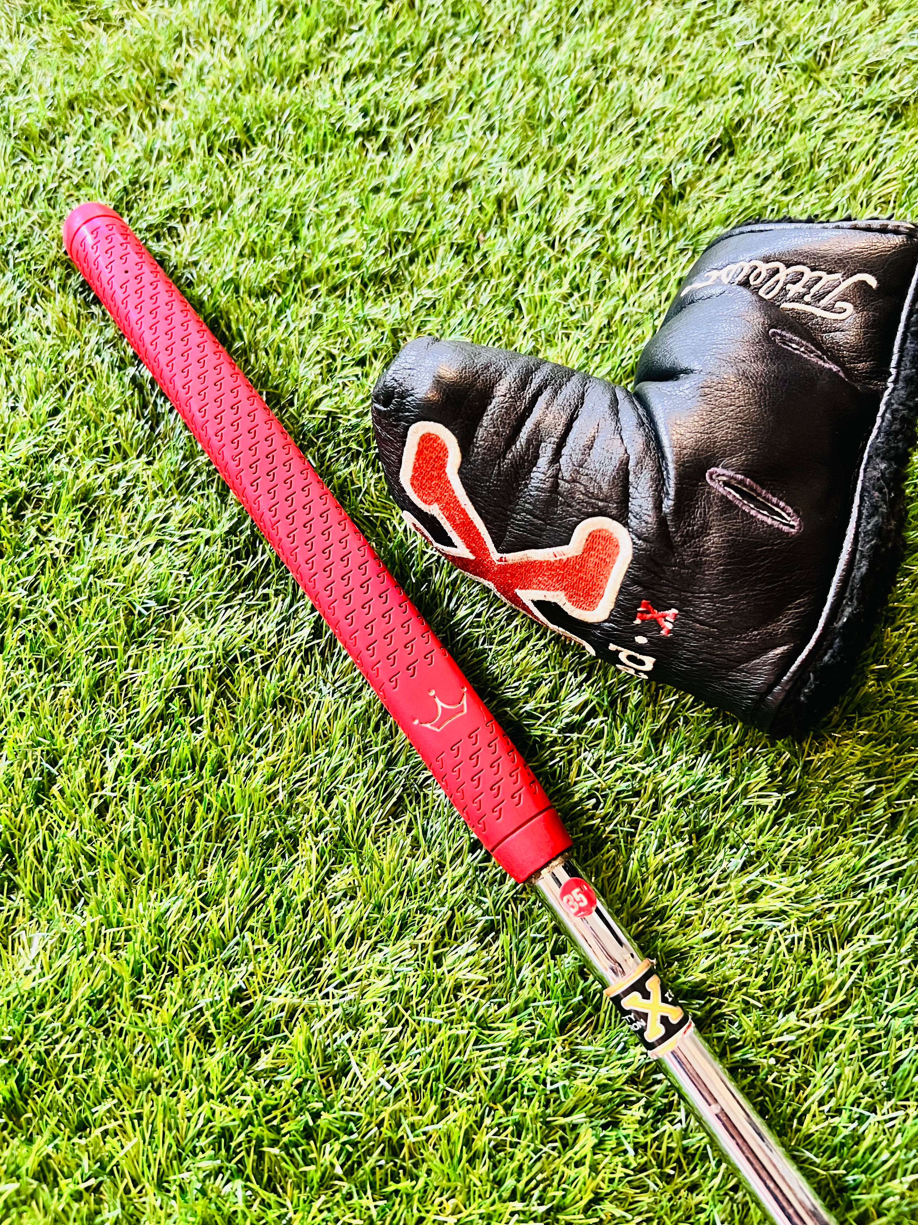 Grip van de Scotty Cameron Red X2 Putter