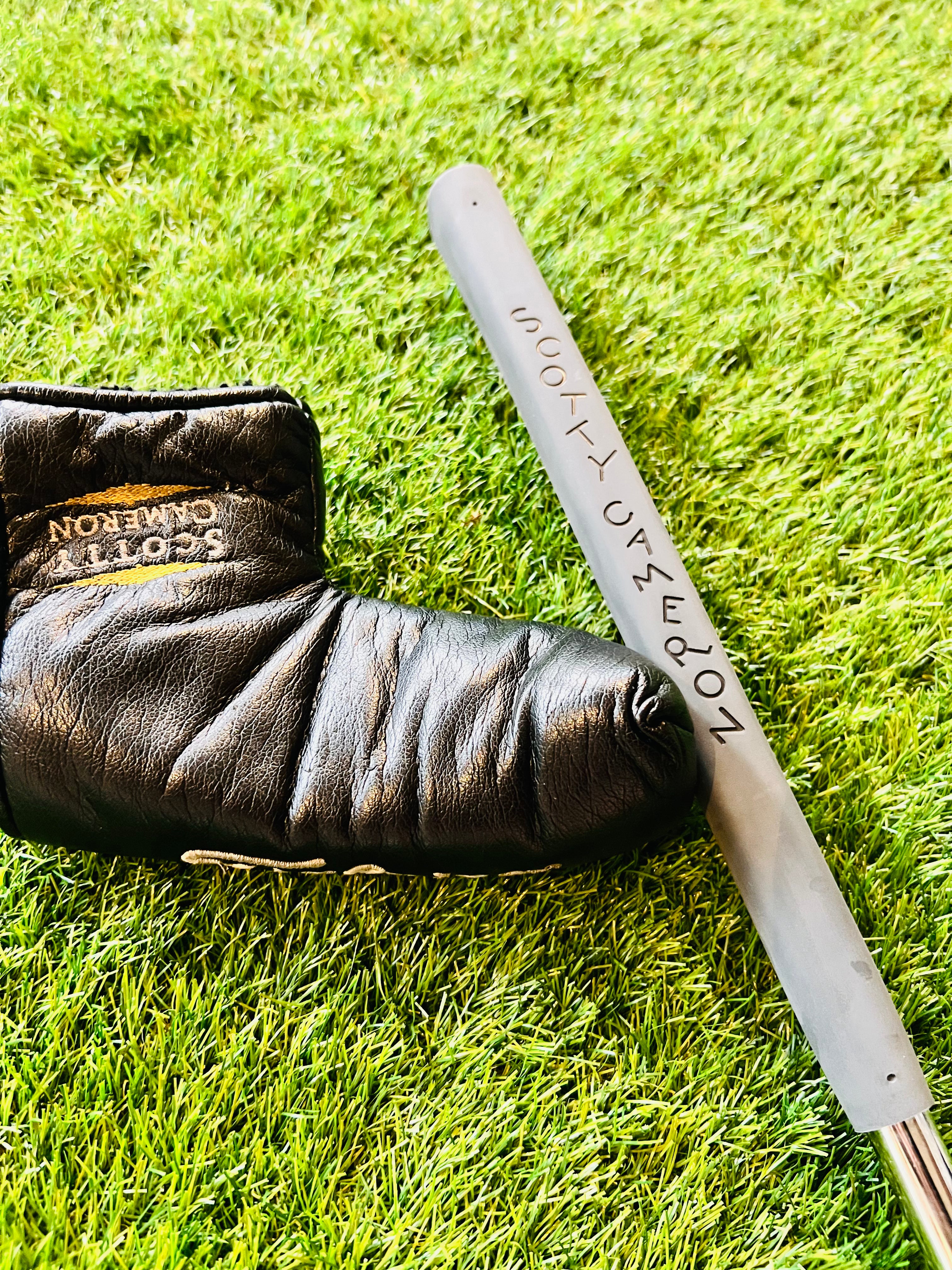 Scotty Cameron Grip op Titleist Tour Model 