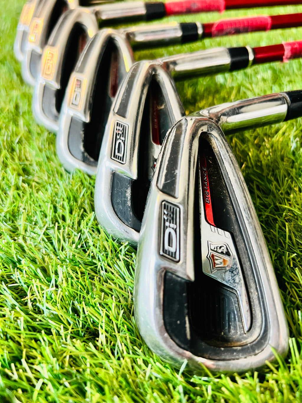 Close up van de Wilson Staff Di11 Golfset